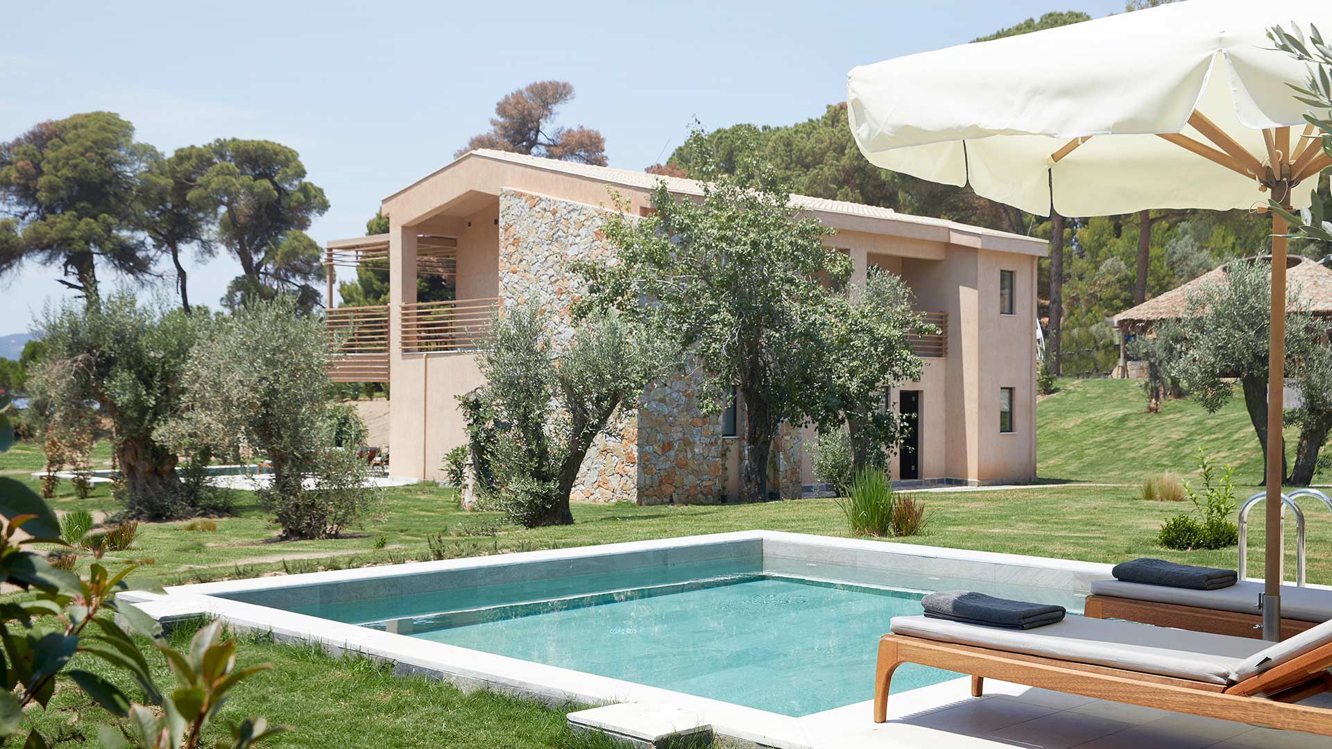 Nest Junior Premium Suite Private Pool