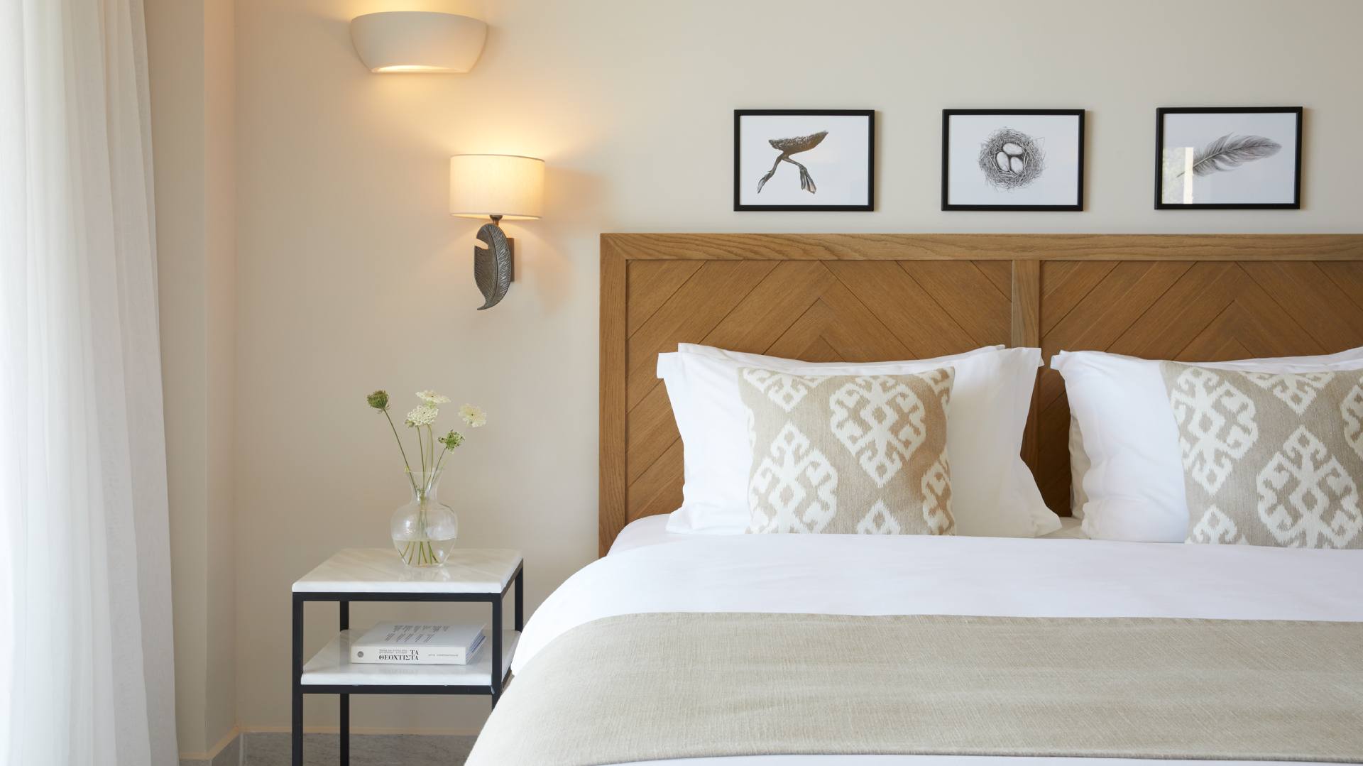 Junior Suite Private Pool Bed